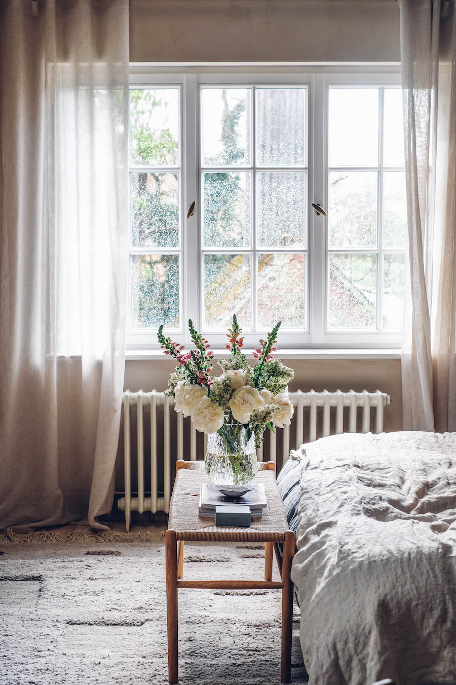 Sorpetaler-Holzfenster-Sprossenfenster Designtales-Schlafzimmer