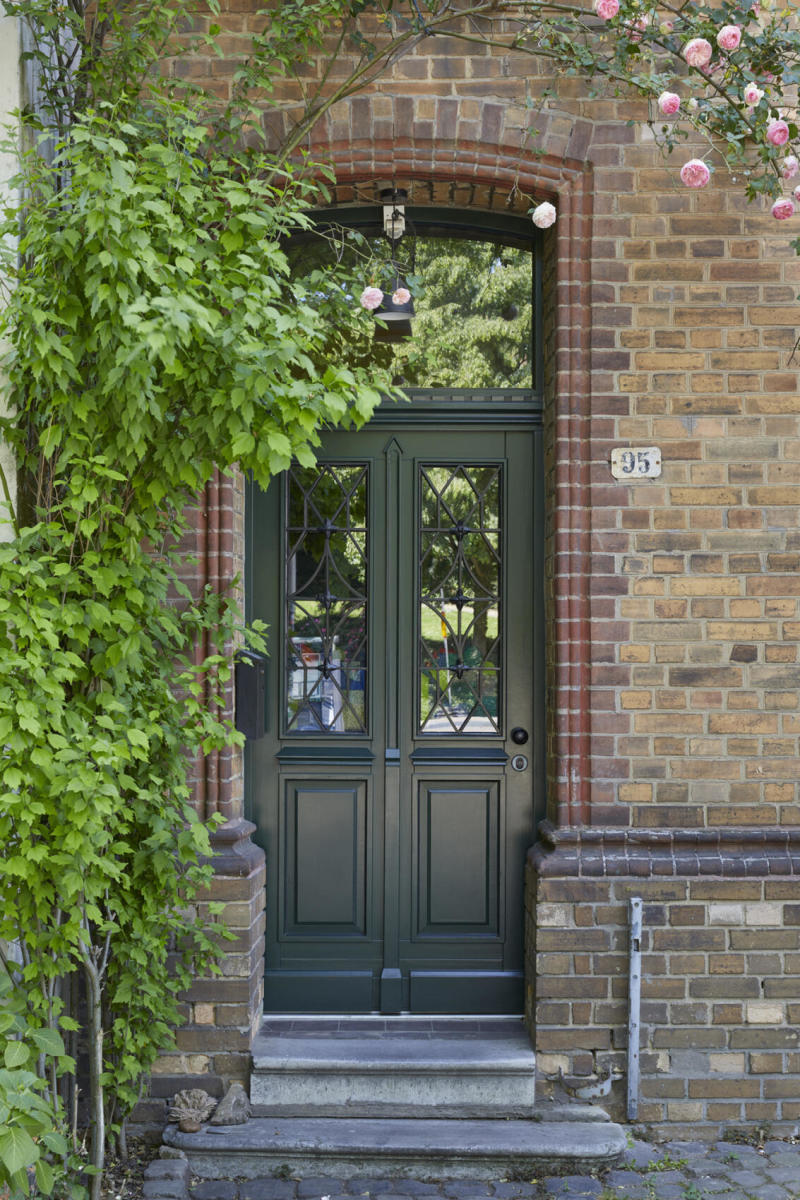 Sorpetaler Altbau Haustür grün