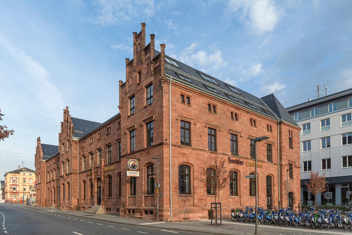 Sorpetaler-Denkmalfenster Alte-Post-Giessen