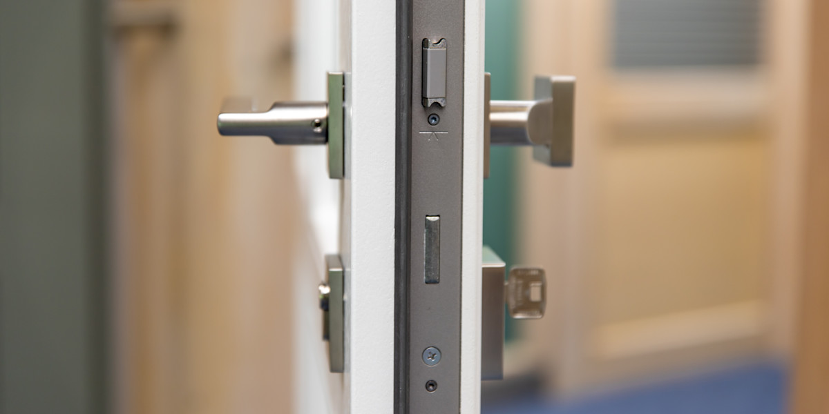 Riegel und Schlossfalle