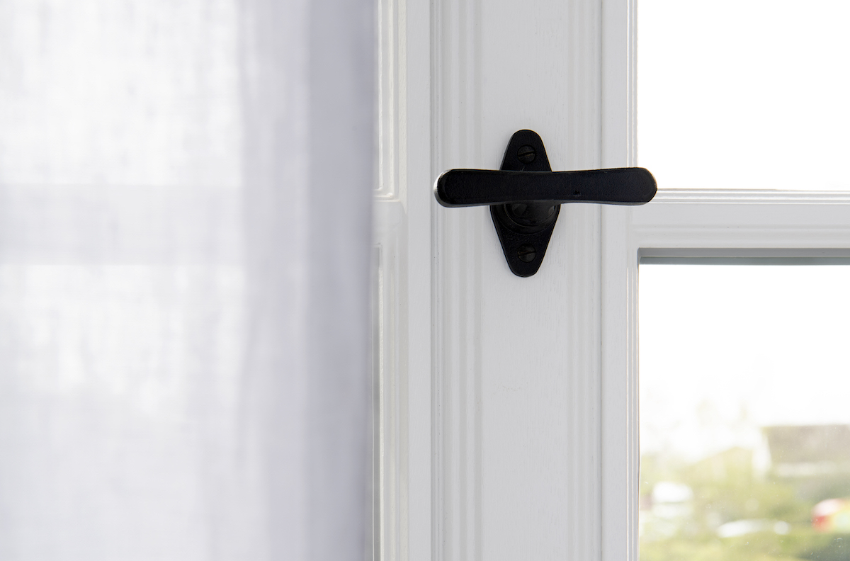 Sorpetaler-Fenster-Tueren-Holz-Seventeenandfive-93