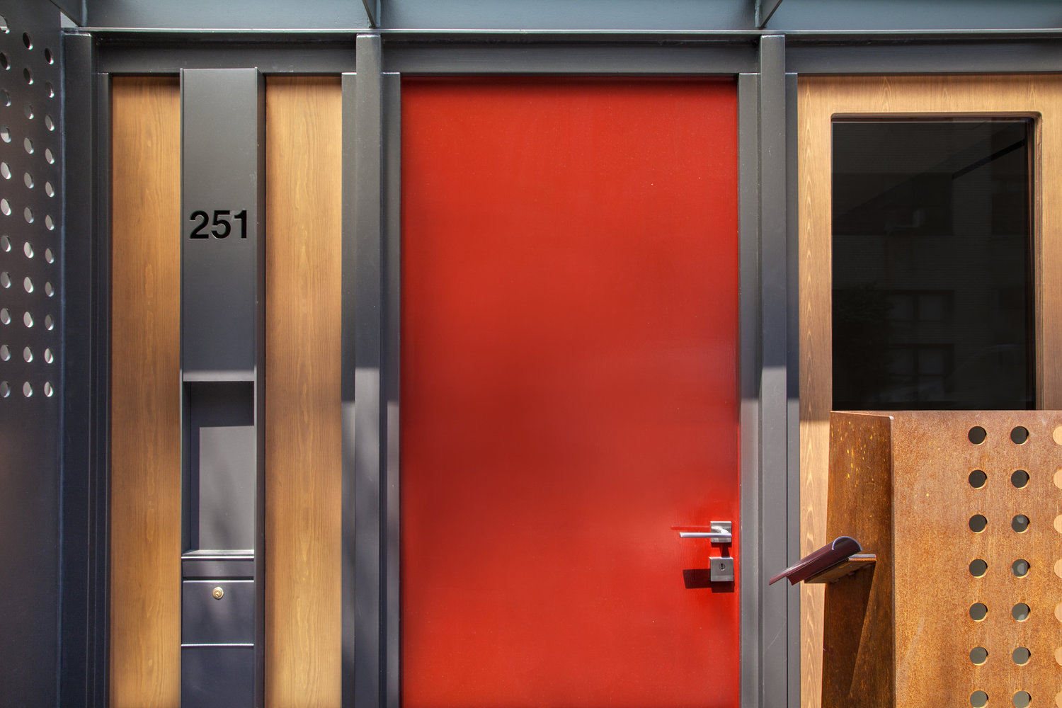 Sorpetaler front door red