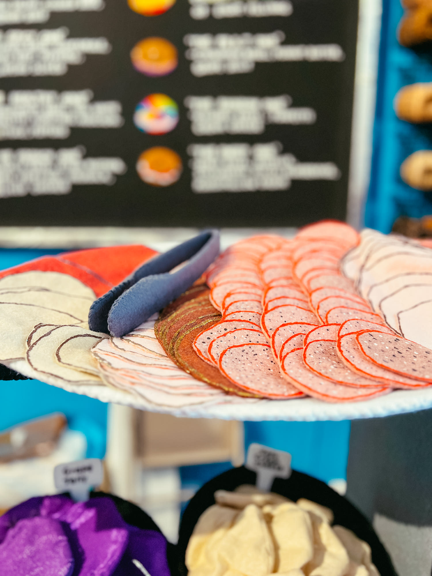 lucy-sparrow-feltz-bagels-05