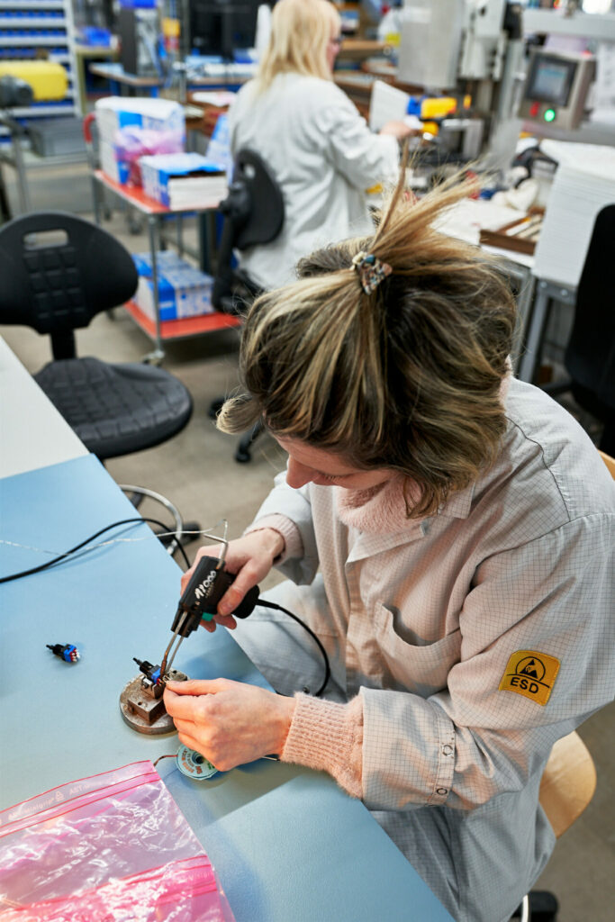 HOW TO SAFELY CONNECT AN NPN OUTPUT