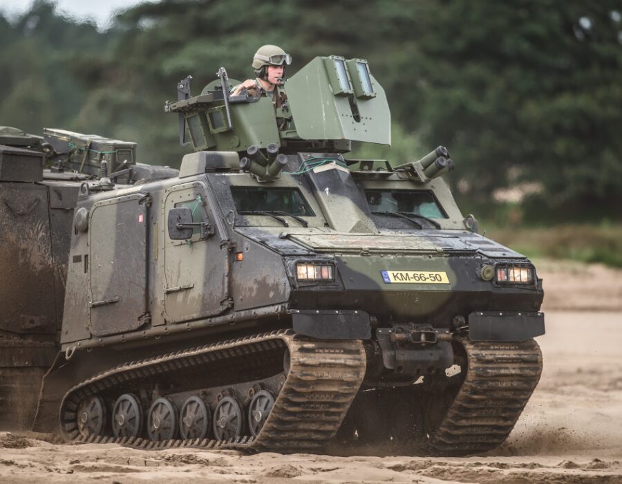 APPLICATIONS OF IECQ/CECC STANDARDS IN THE MILITARY SECTOR
