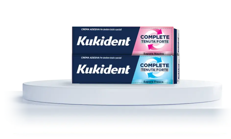 Goditi una tenuta e un comfort che durano tutto il giorno con Kukident