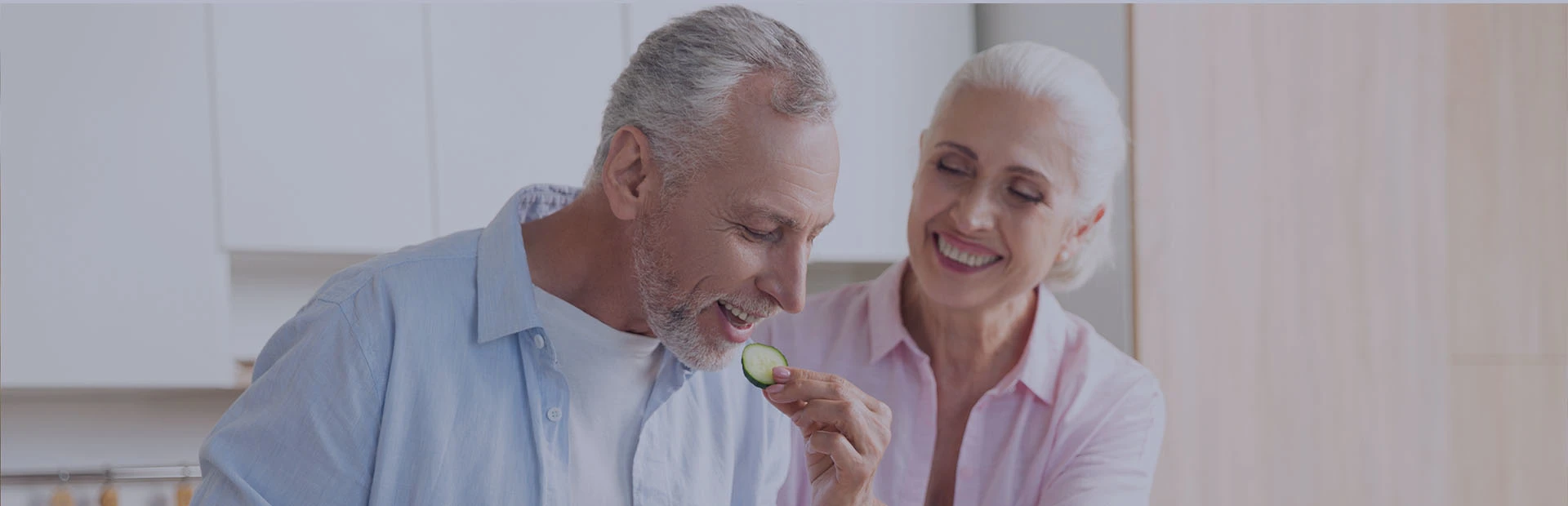 Mangiare con la dentiera significa mangiare senza preoccupazioni