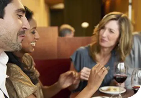 Mangiare con la dentiera significa mangiare senza preoccupazioni