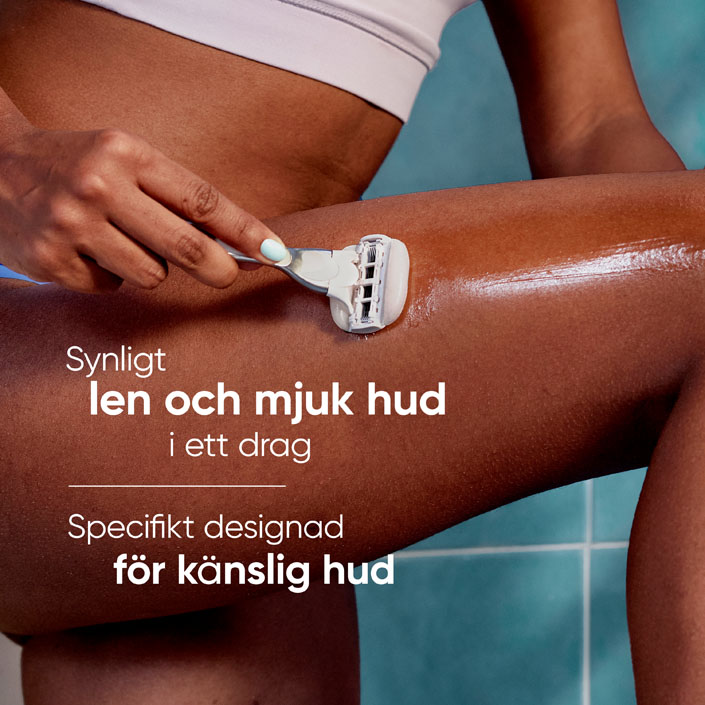 Kvinna som rakar benet. Synligt slät och mjuk i ett enda drag. Speciellt framtagen för känslig hud.