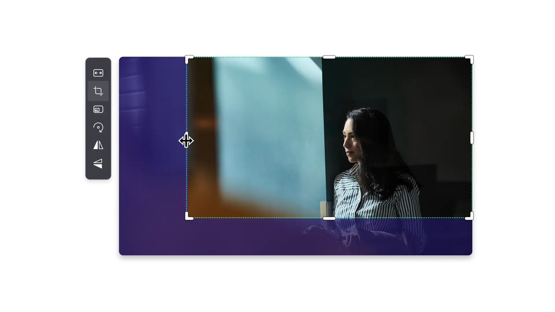 Imej ciri pemangkasan Clipchamp digunakan sebaik sahaja pemegang hijau muncul di hujung aset media.