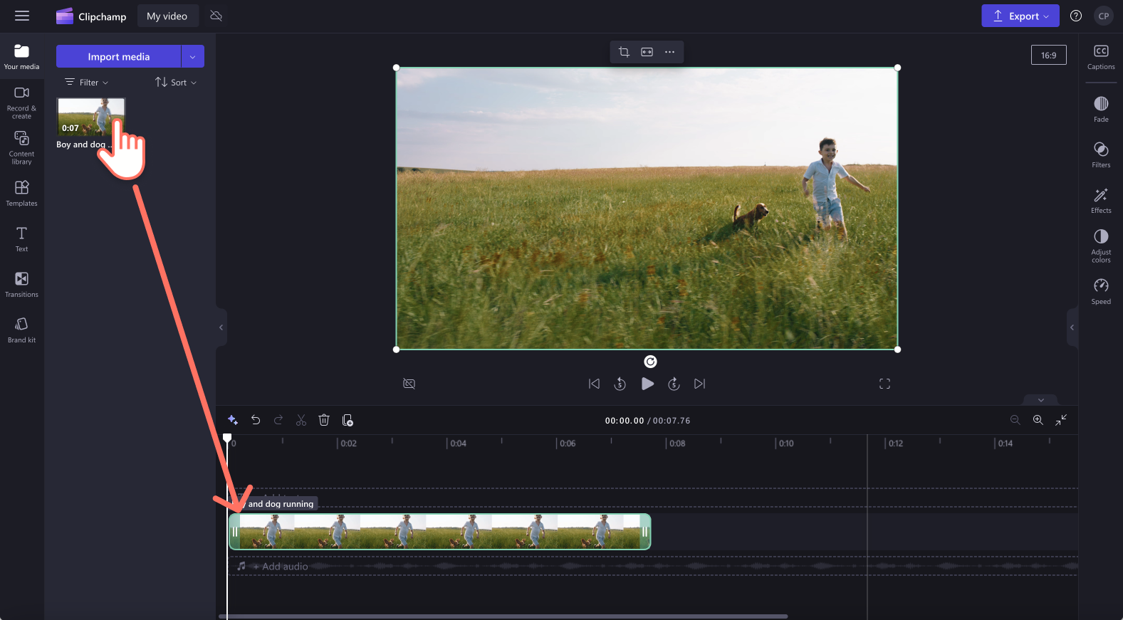 Hình ảnh người dùng thêm video vào dòng thời gian.