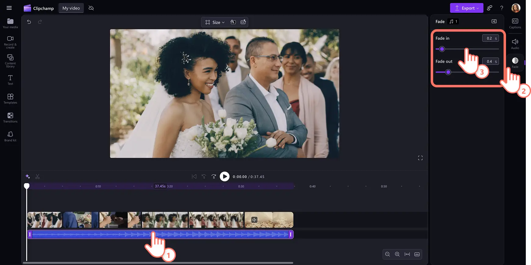 Gambar pengguna menambahkan efek pudar pada audio.