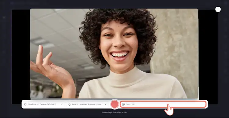 Зображення, на якому користувач натискає кнопку тренування говоріння.