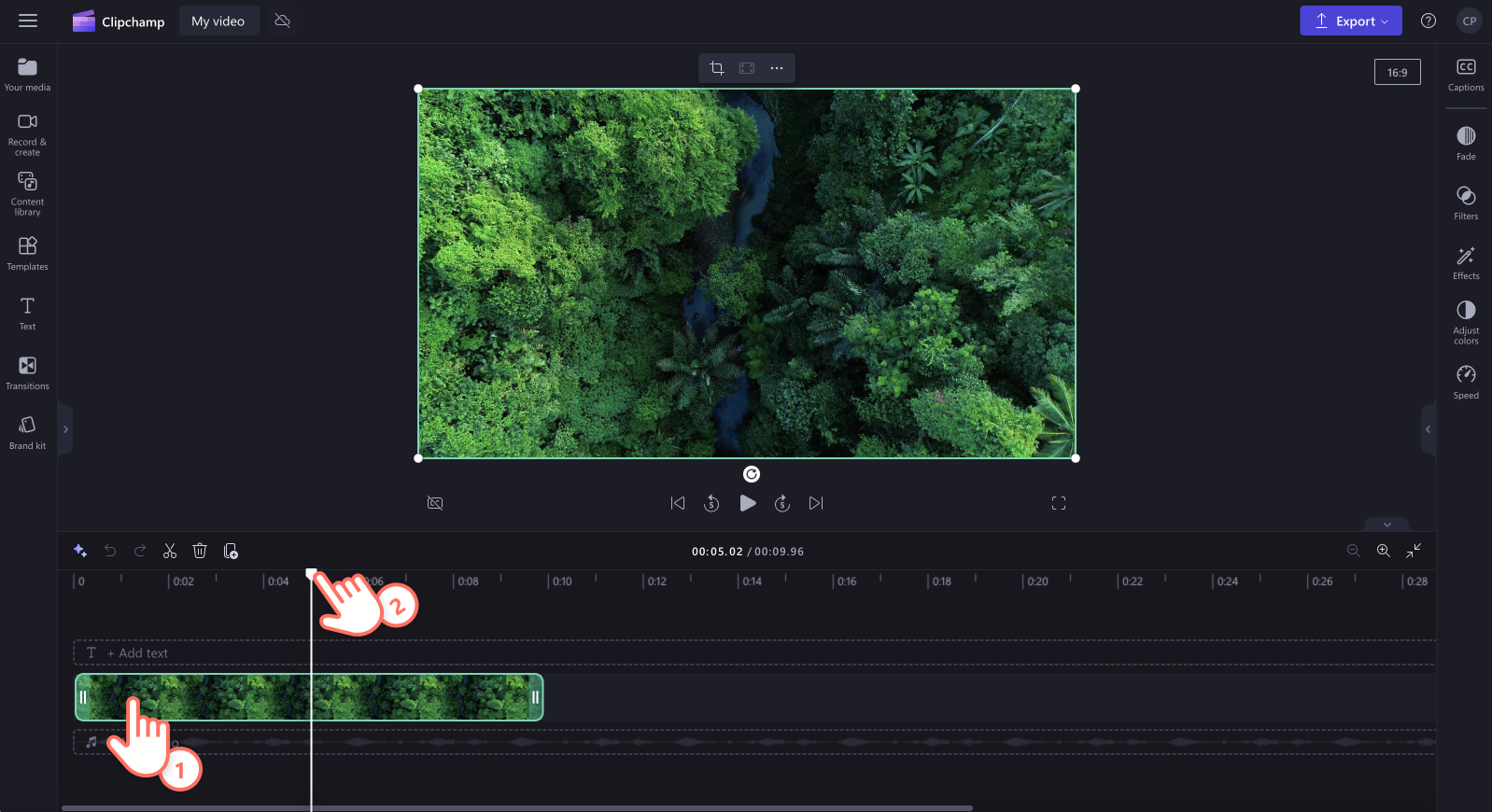 Hình ảnh người dùng nhấp vào video trên dòng thời gian và di chuyển thanh tua.