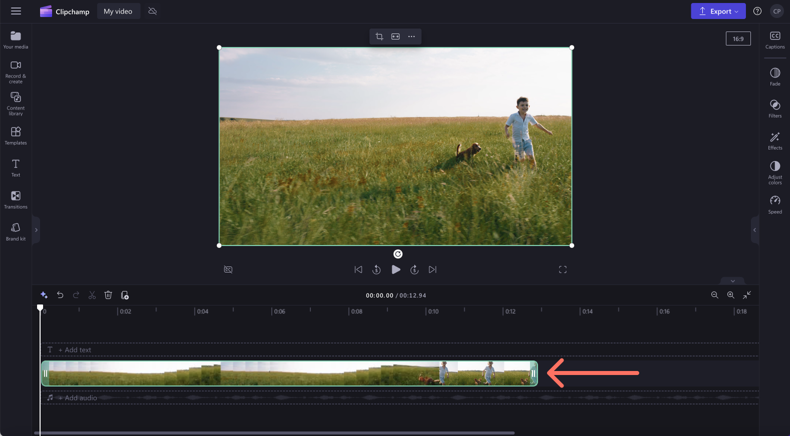 Hình ảnh người dùng hiển thị video trên dòng thời gian.