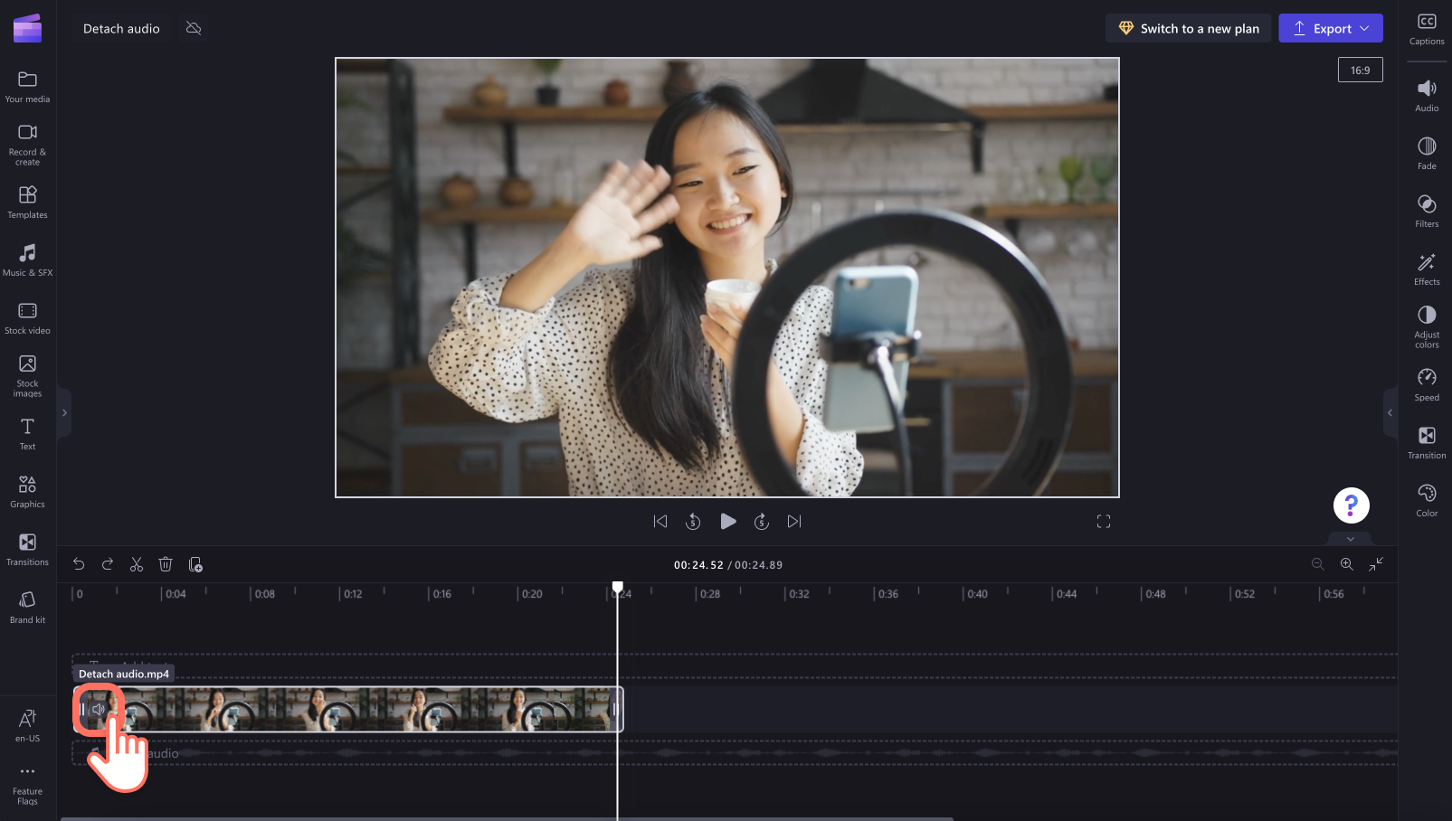 Изображение пользователя, нажимающего кнопку