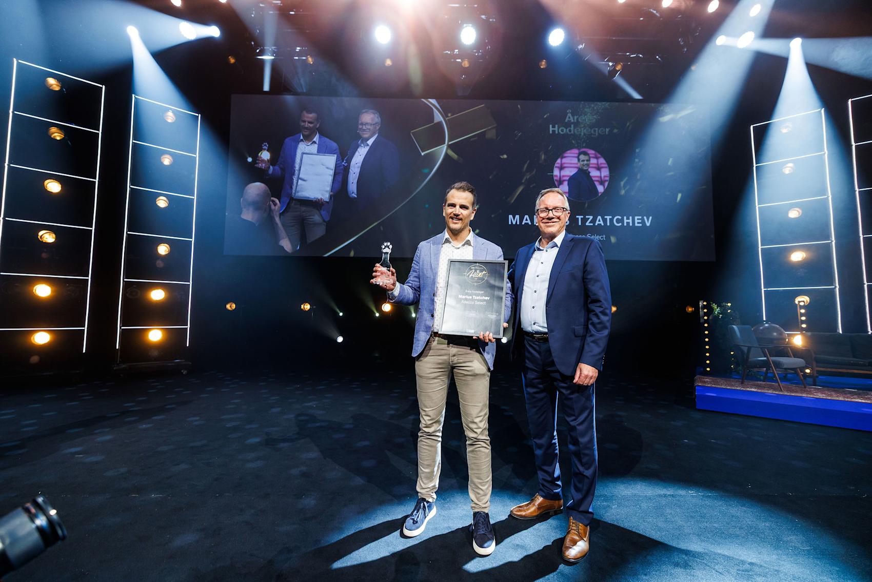 Marius Tzatchev mottar den gjeve prisen under The Hunt 2025.