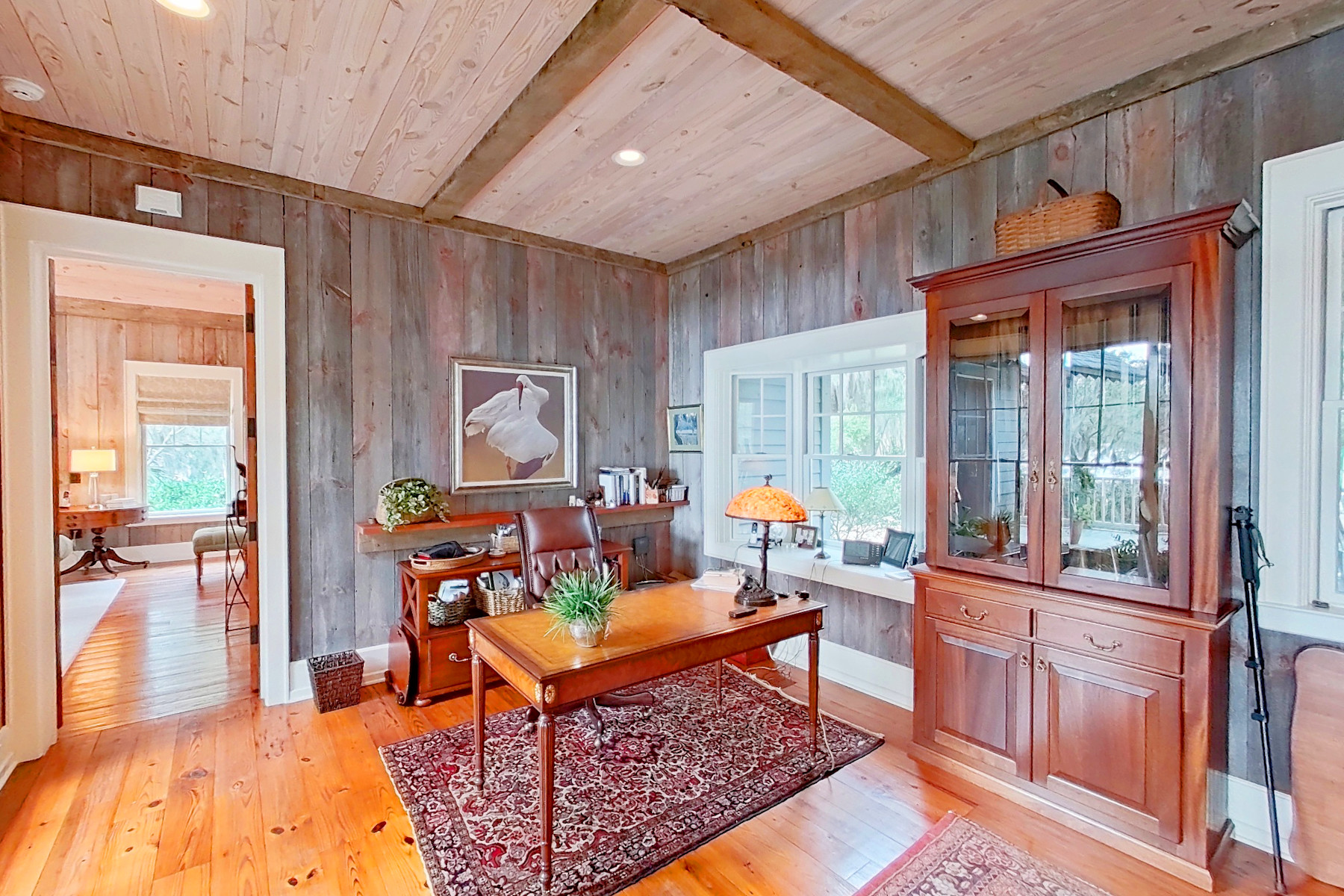 img 035 (18) upstairs office