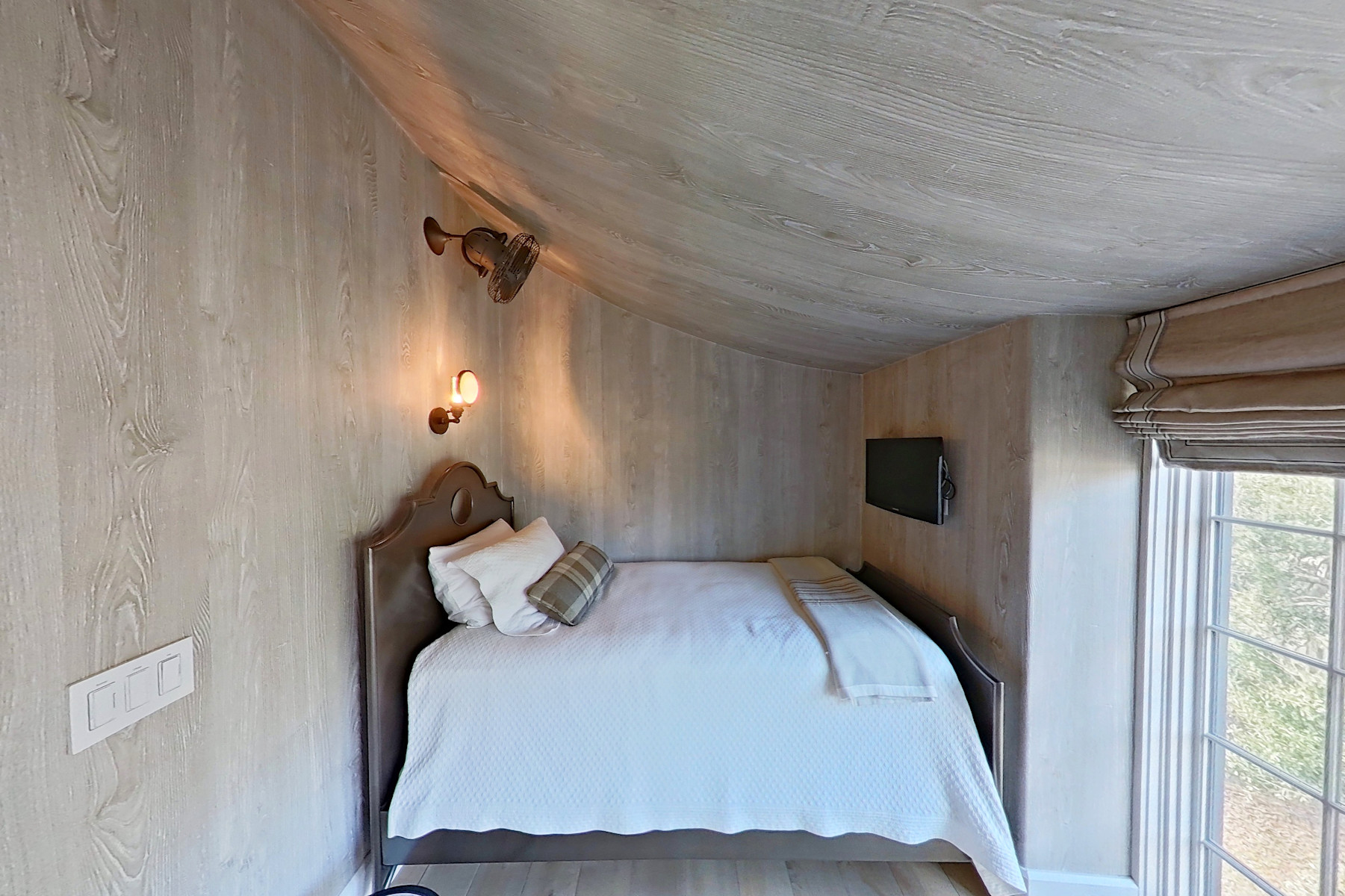 img 028 (22)bedroom 2