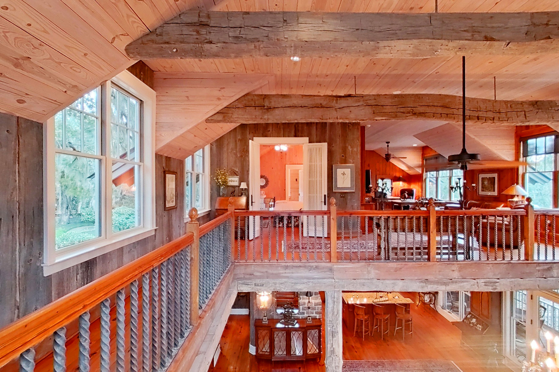 img 045 (9) upstairs landing