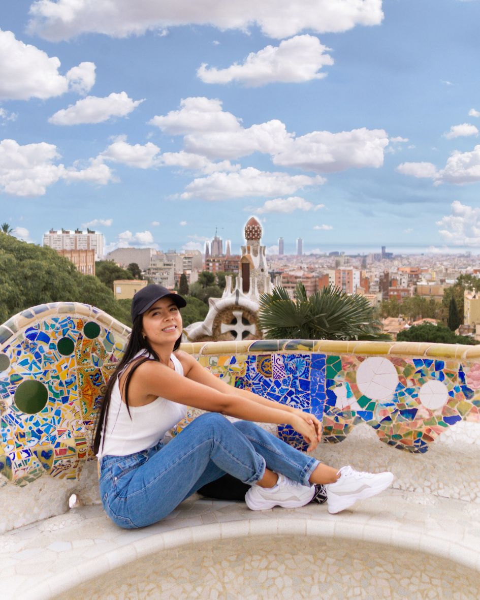 Park guell en Barcelona. Linaestadeviaje en el park guell. Lugares para visitar en un viaje a barcelona.