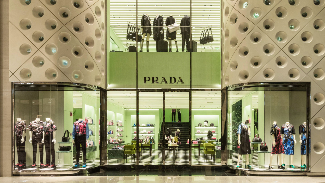 Các thương hiệu xa xỉ đang dự định mở thêm các cửa hàng mới tại Trung Quốc. Ảnh: Prada Group