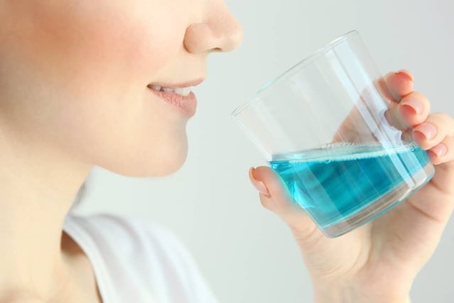 Easy Habits That Keep Teeth White - Image 3 - Listerine - en-GB