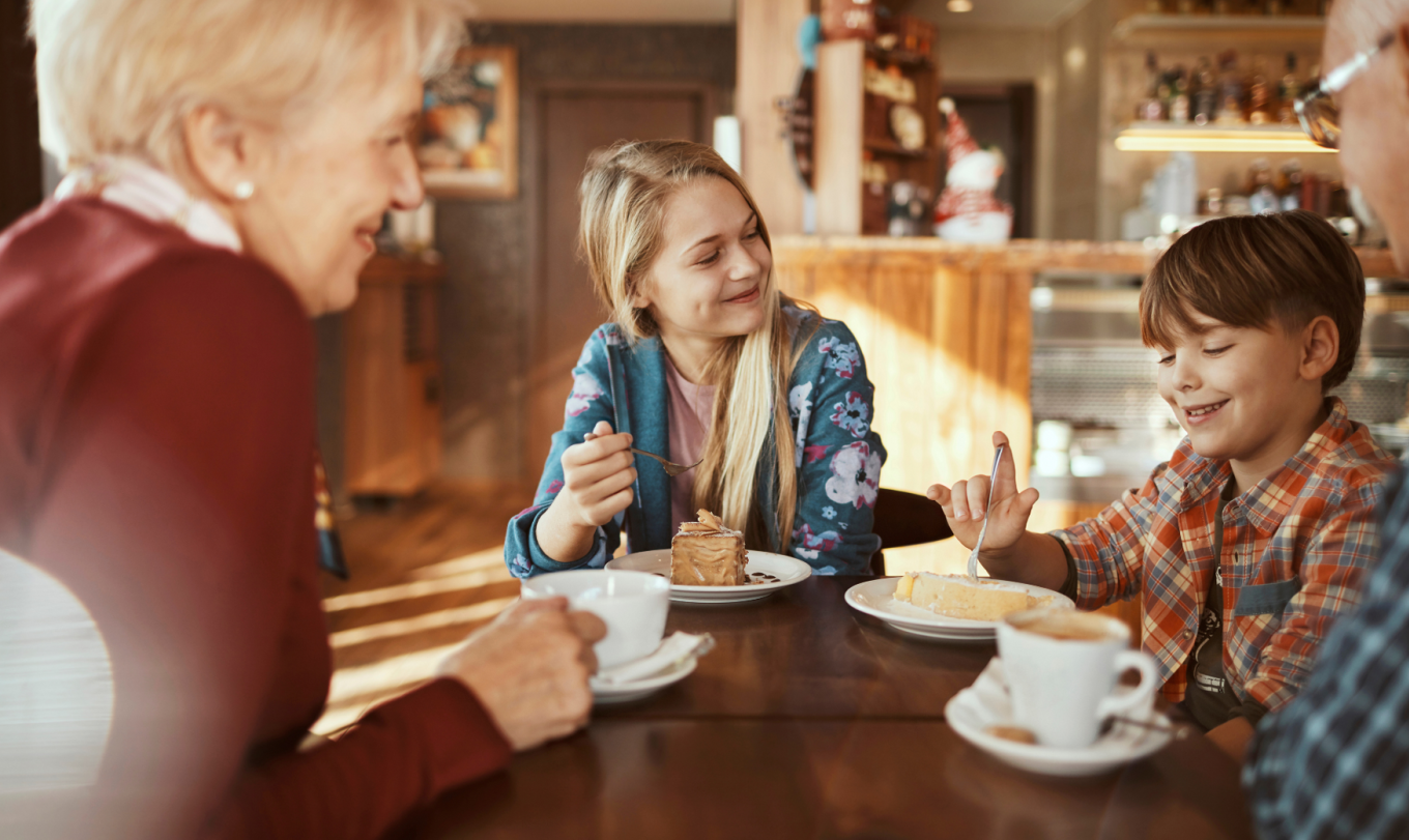 Family at cafe