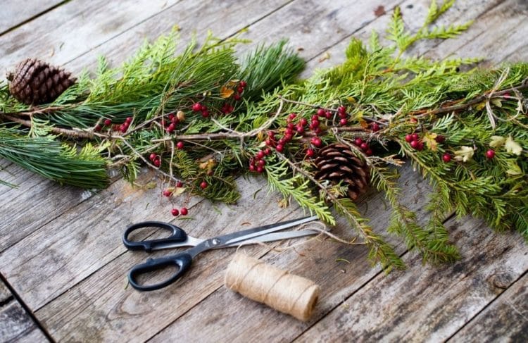 GIONAR Lot De 45 Branches De Pin Artificielles, Grandes