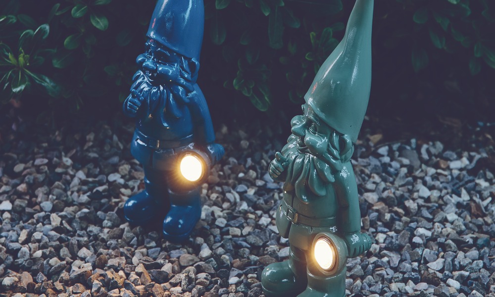Nain de jardin et leur lampe torche