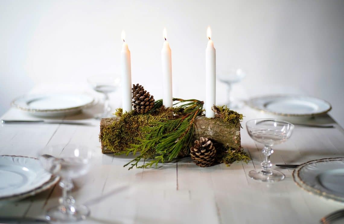 Créer un bougeoir naturel avec une bûche pour Noël