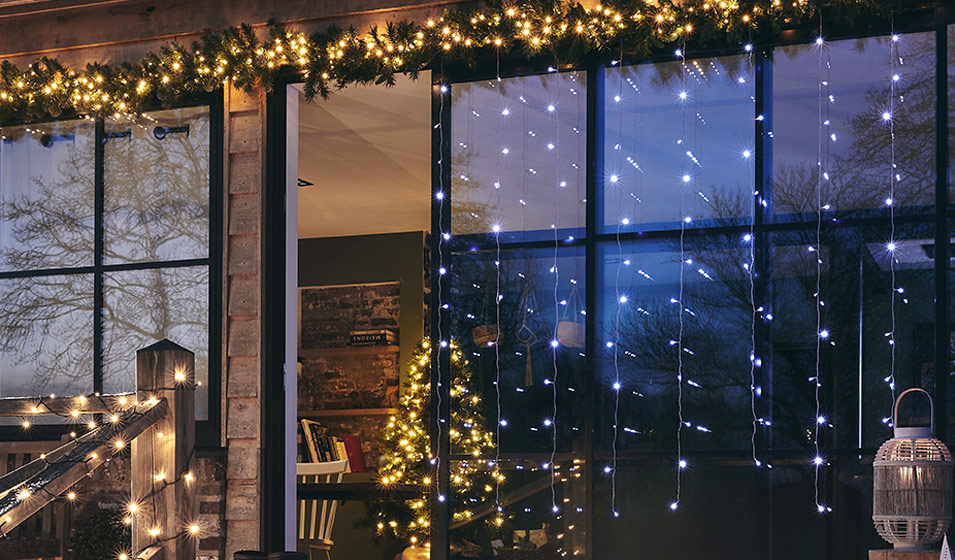 Déco de Noël : Nos idées pour décorer vos fenêtres à Noël