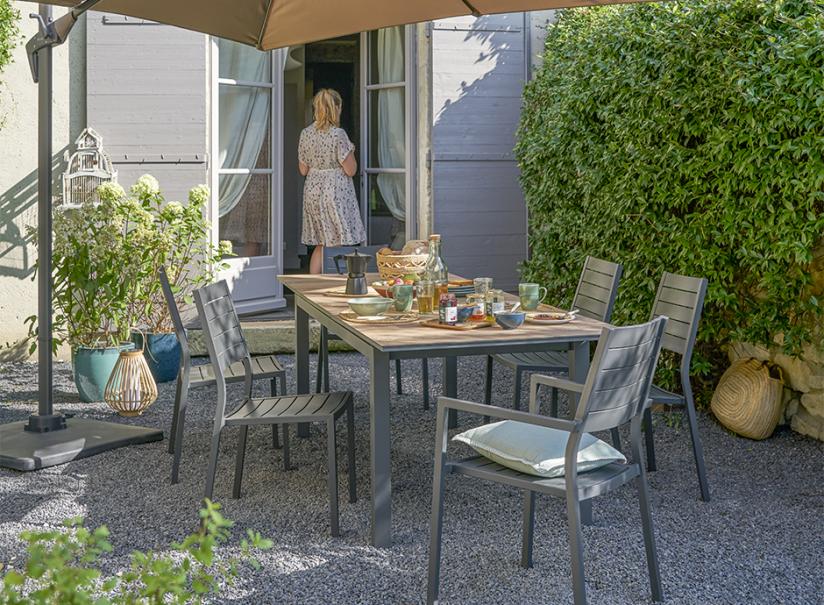 Table et chaise de jardin : place à la convivialité en extérieur ! - Côté  Maison