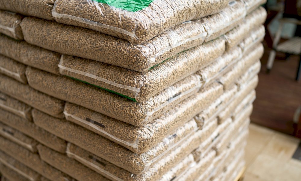 Un bon stokage des pellets se fait au sev, dans un local abrité et ventilé