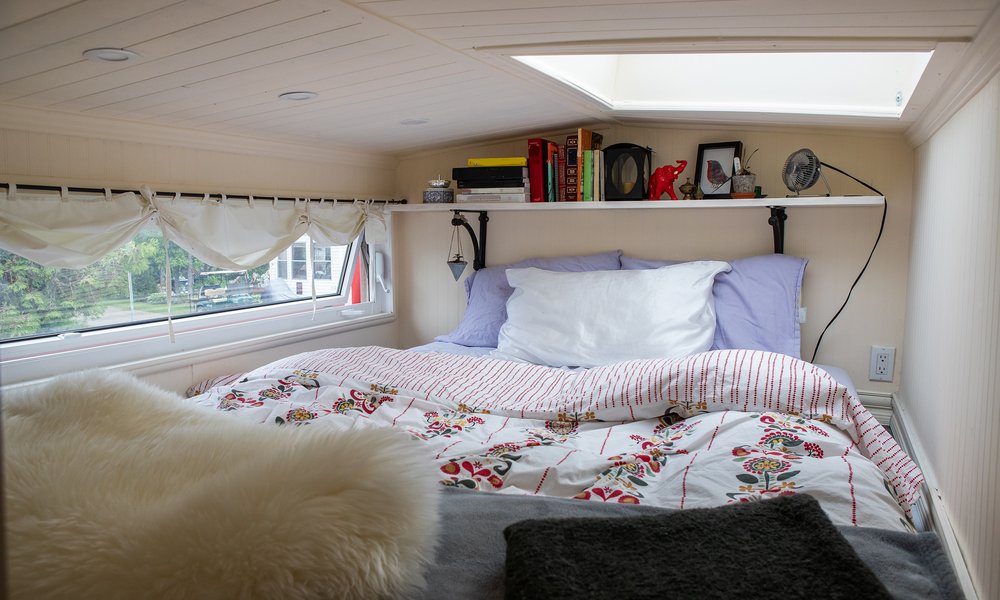 Un lit en mezzanine fait gagner beaucoup d'espace au sol 