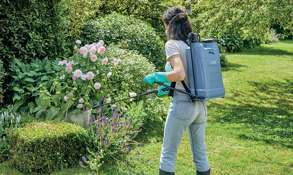 Pratique pour les surfaces plus importantes, le pulvérisateur à pression entretenue ECLOZ