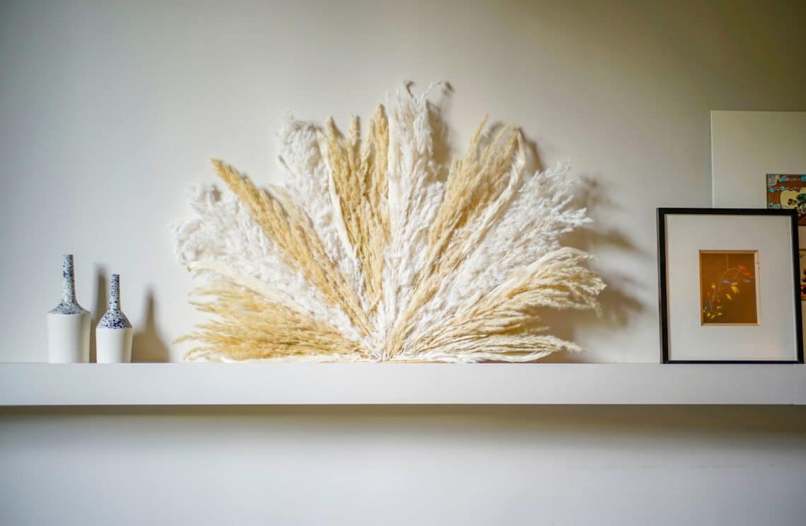 Comment créer une juju hat mural en fleurs de pampa ?