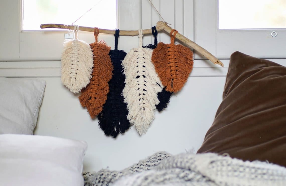 Comment fabriquer des plumes en macramé ?