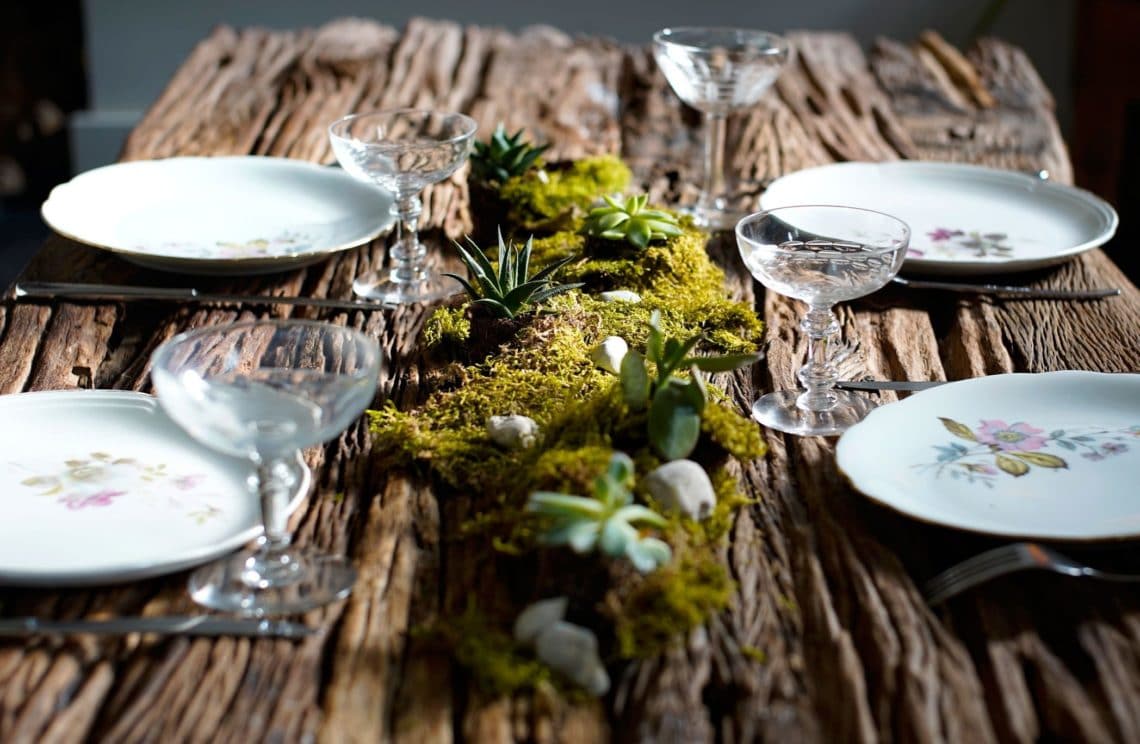 Comment créer un centre de table végétal pour Noël ?
