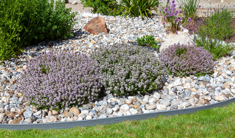 Une bordure de jardin en pierre naturelle: c'est possible - Espace
