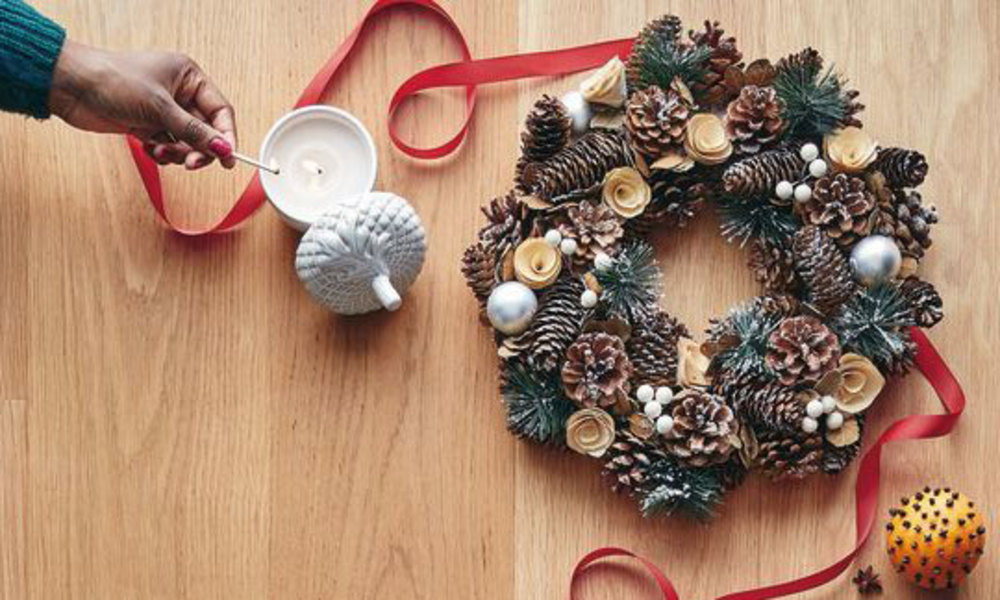 Cette année optez pour la couronne de noël naturelle 