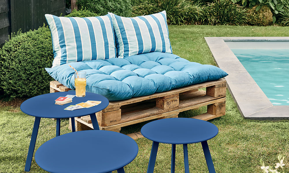 Un fauteuil de jardin en palettes