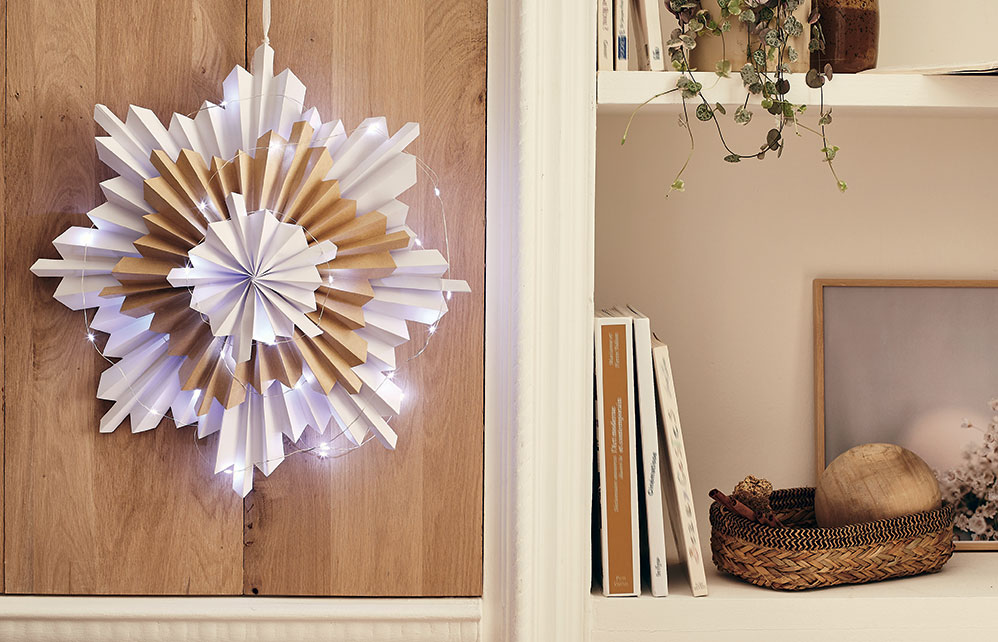 Étape 3 : assembler la fleur de Noël