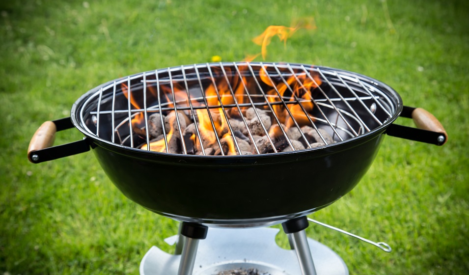 5 façons de nettoyer une grille de barbecue facilement - Jardiland