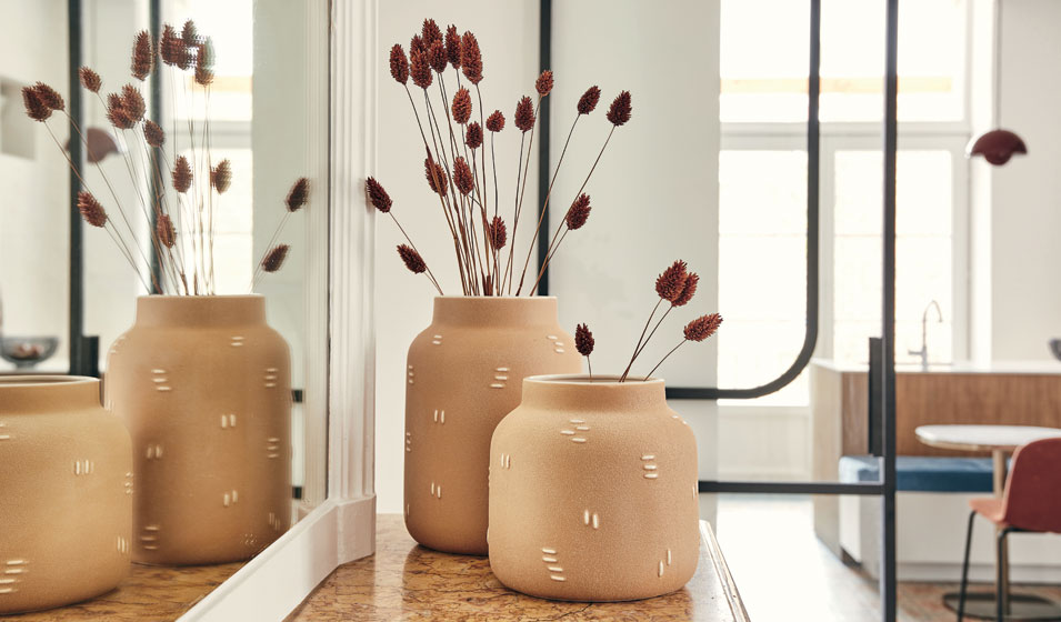 On met les petits vases dans les grands 