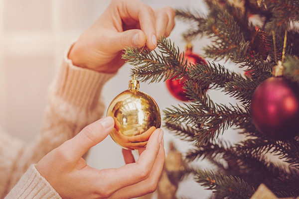 Décorer son sapin de Noël naturel