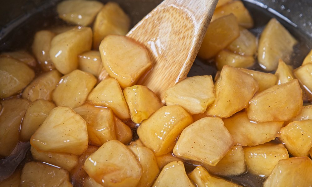 Faire cuire les pommes jusqu’à ce qu'elles s'écrasent toutes seules 