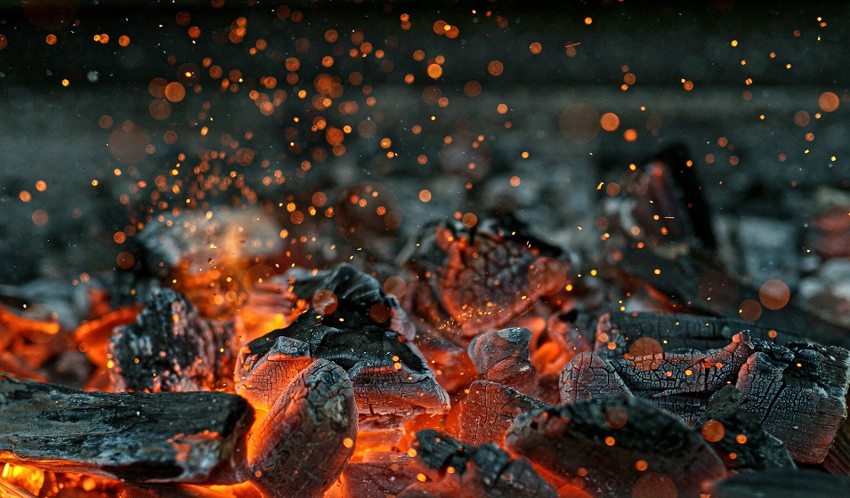 Fond De Charbon De Bois Pour Barbecue Avec Flammes