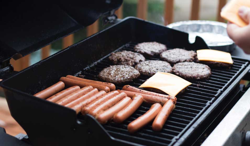 22 accessoires indispensables pour votre barbecue - Jardiland