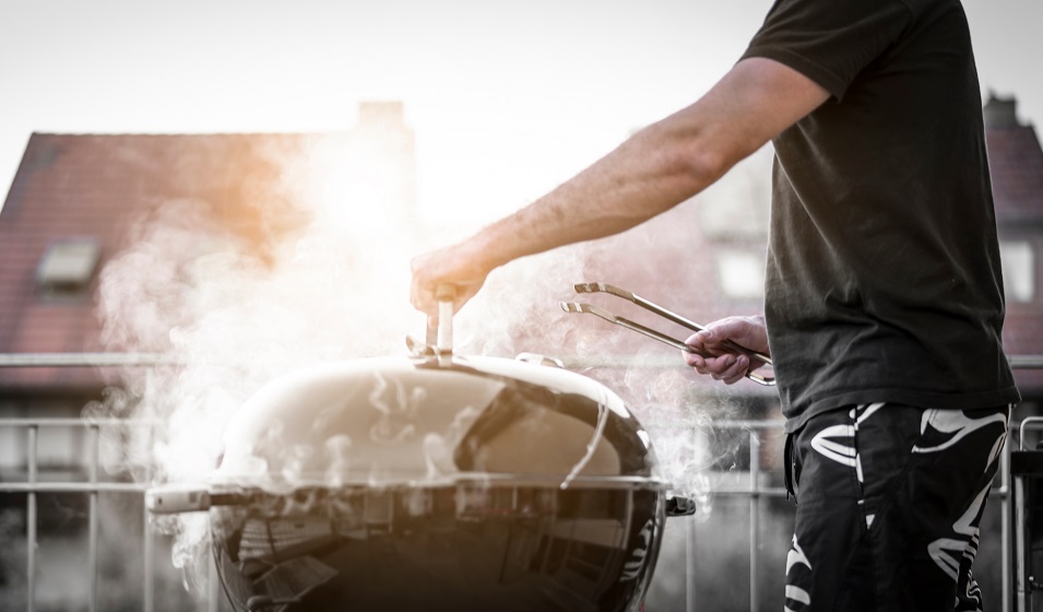 Comment nettoyer les grilles d'un barbecue - Inspirations & Conseils